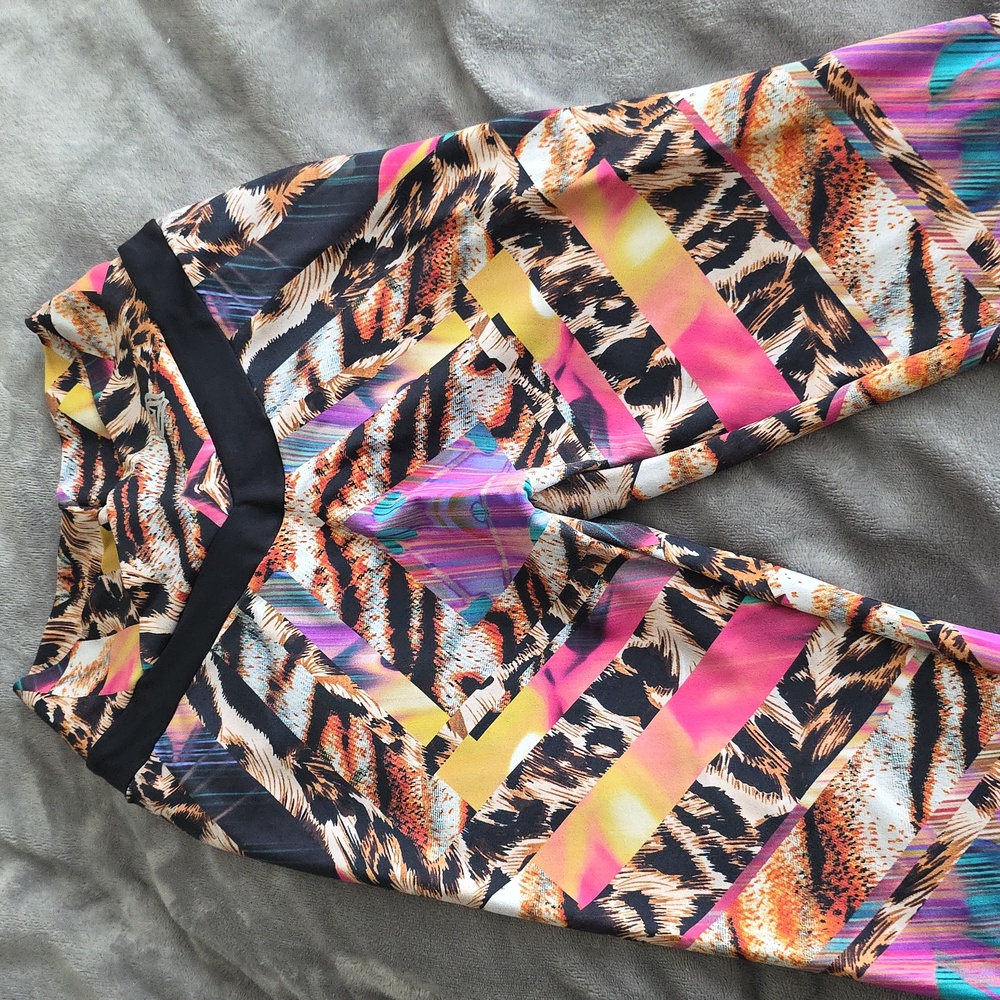 CLS Workout Booty Srunch Leggings No Front Seam - Picture 3 of 5
